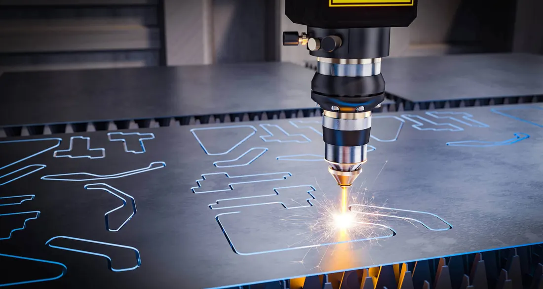 Cutting head working on a steel plate